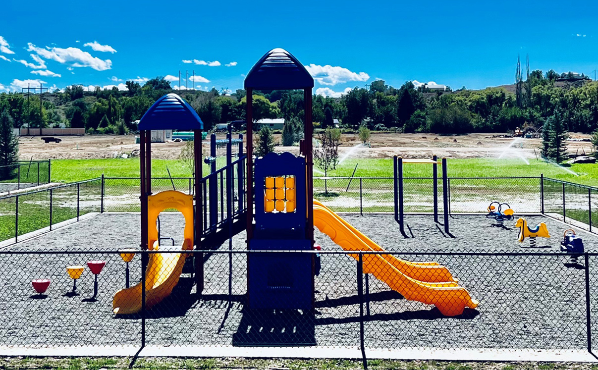 the hidden lake community amenities play ground